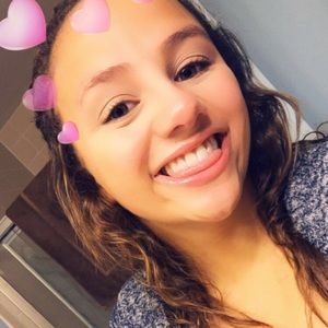 Meet your Posher, Caroline